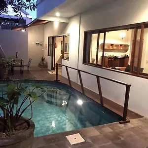 Shishi Bali Villa Seminyak (Bali)